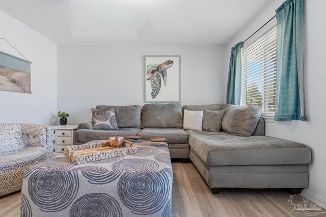 219 Mckinley Dr, Pensacola, FL 32505