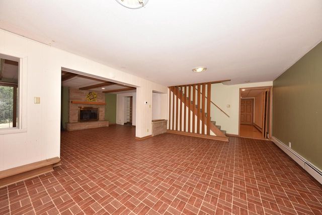 5600 Lakeview DRIVE, Greendale, WI 53129