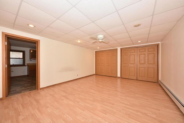 5600 Lakeview DRIVE, Greendale, WI 53129