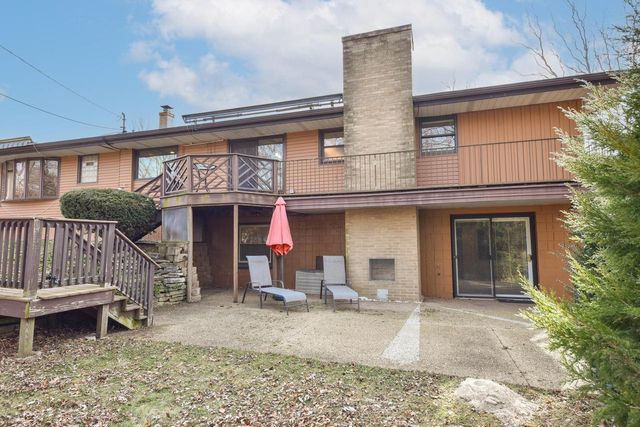 5600 Lakeview DRIVE, Greendale, WI 53129