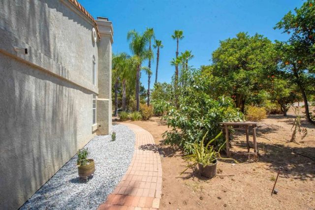 15950 Mactan Ln, Valley Center, CA 92082
