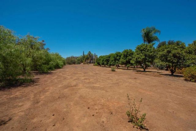 15950 Mactan Ln, Valley Center, CA 92082