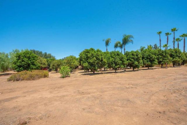 15950 Mactan Ln, Valley Center, CA 92082