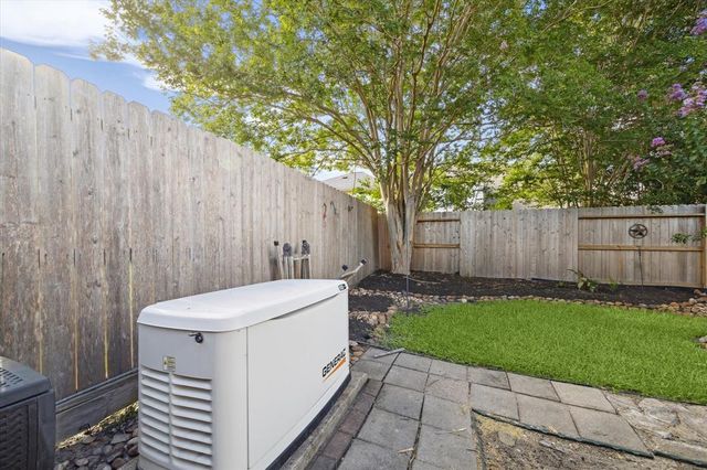 6715 Rockwall Trail Drive, Humble, TX 77346