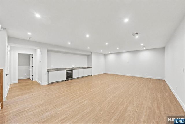 144 Demarest Avenue, Englewood Cliffs, NJ 07632