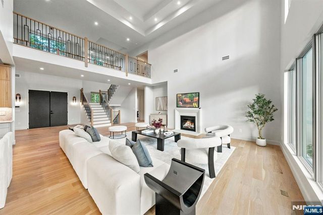 144 Demarest Avenue, Englewood Cliffs, NJ 07632