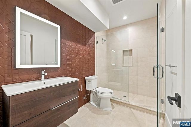 144 Demarest Avenue, Englewood Cliffs, NJ 07632