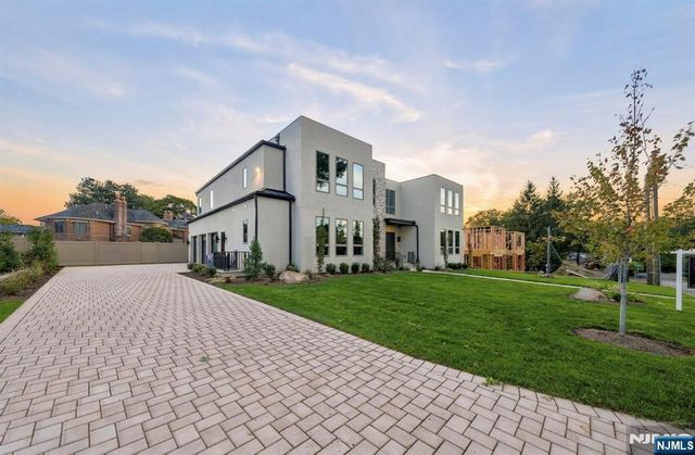 144 Demarest Avenue, Englewood Cliffs, NJ 07632