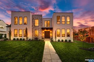 144 Demarest Avenue, Englewood Cliffs, NJ 07632