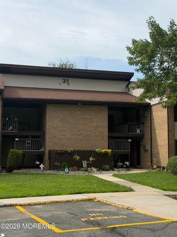 35 Amberly Drive J, Manalapan, NJ 07726