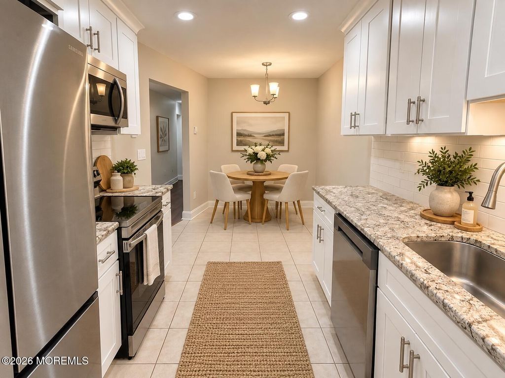 35 Amberly Drive J, Manalapan, NJ 07726