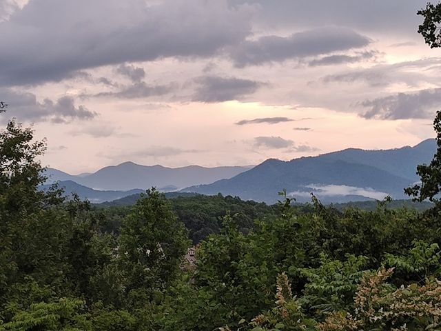 1528 Hillcrest Spur, Hiawassee, GA 30546