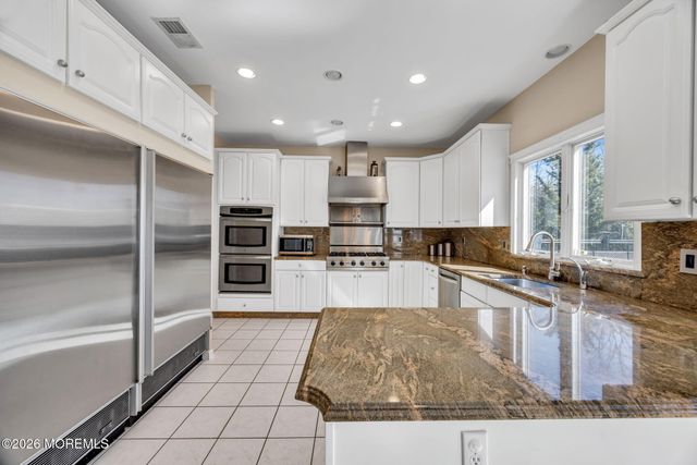 1 Brentwood Drive, Manalapan, NJ 07726