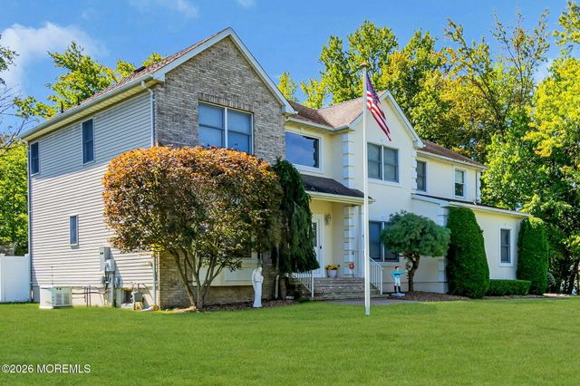 1 Brentwood Drive, Manalapan, NJ 07726