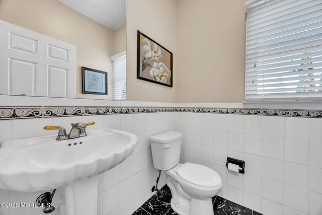 1 Brentwood Drive, Manalapan, NJ 07726