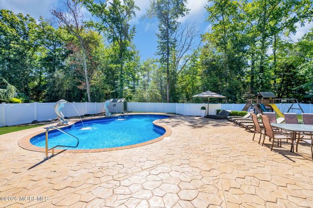 1 Brentwood Drive, Manalapan, NJ 07726
