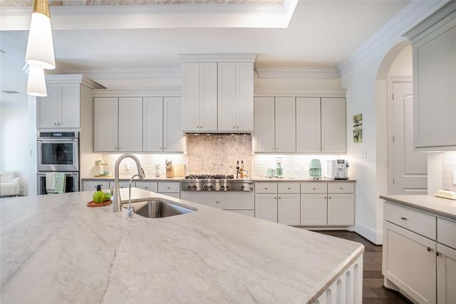 2516 Scenic Hills Drive, Friendswood, TX 77546