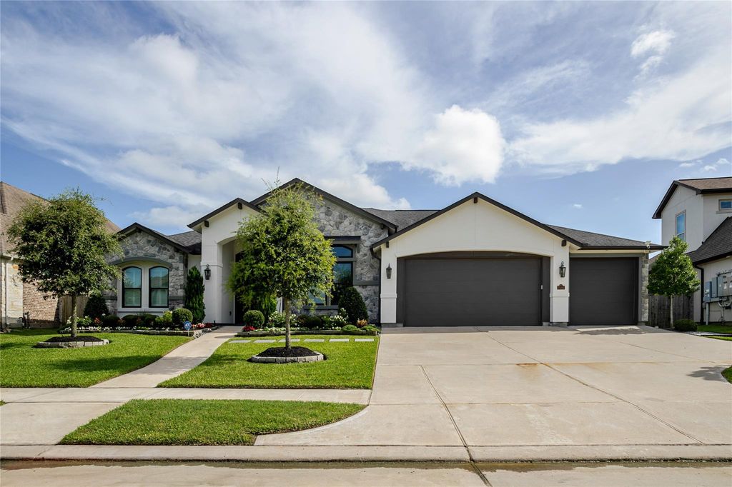 2516 Scenic Hills Drive, Friendswood, TX 77546