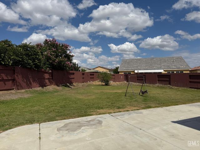 5302 Twinkle Lane, Bakersfield, CA 93313