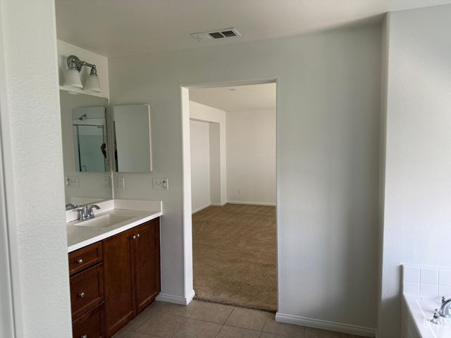 5302 Twinkle Lane, Bakersfield, CA 93313