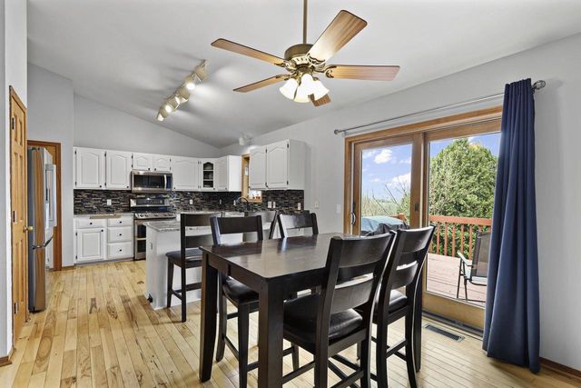 840 Vista Ridge Drive, Mount Horeb, WI 53572
