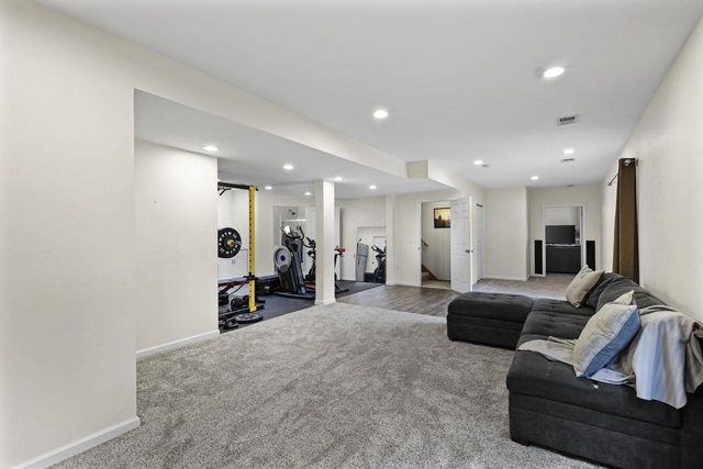 840 Vista Ridge Drive, Mount Horeb, WI 53572