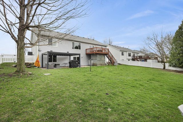840 Vista Ridge Drive, Mount Horeb, WI 53572