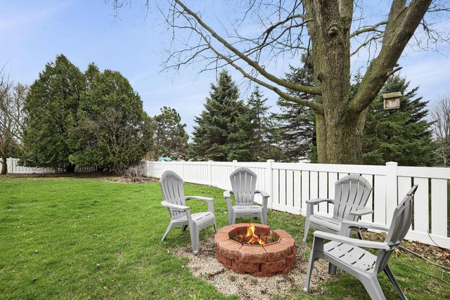 840 Vista Ridge Drive, Mount Horeb, WI 53572