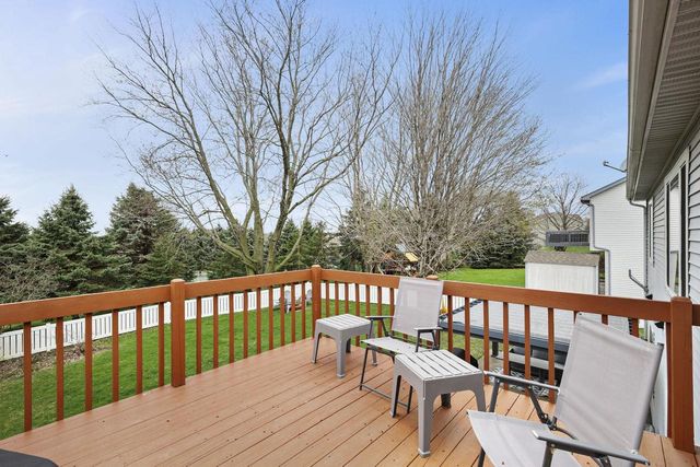 840 Vista Ridge Drive, Mount Horeb, WI 53572