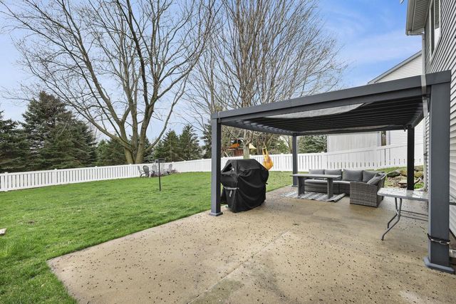 840 Vista Ridge Drive, Mount Horeb, WI 53572