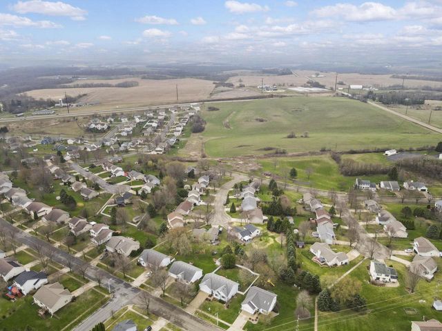 840 Vista Ridge Drive, Mount Horeb, WI 53572