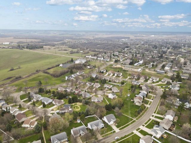 840 Vista Ridge Drive, Mount Horeb, WI 53572