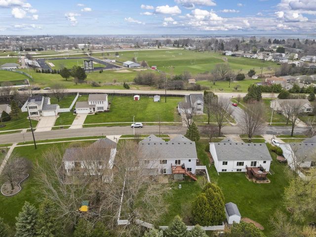 840 Vista Ridge Drive, Mount Horeb, WI 53572