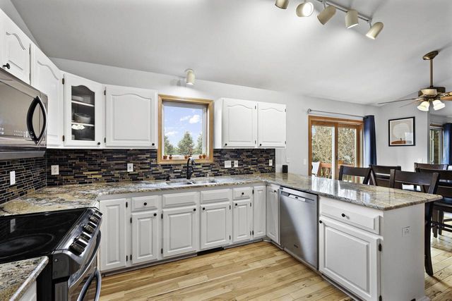 840 Vista Ridge Drive, Mount Horeb, WI 53572