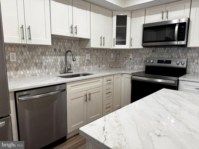 3179 BURNLEY PL, Holland, PA 18966