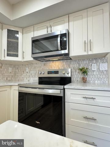 3179 BURNLEY PL, Holland, PA 18966