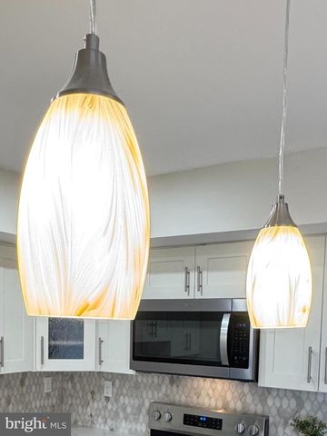 3179 BURNLEY PL, Holland, PA 18966