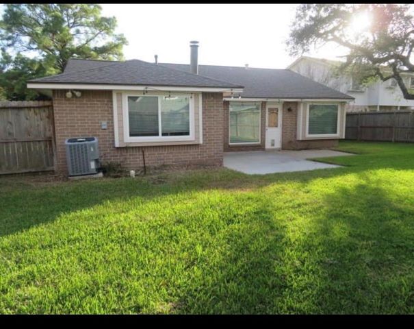 2506 Northern Drive, League City, TX 77573