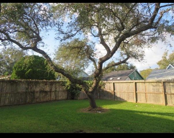 2506 Northern Drive, League City, TX 77573