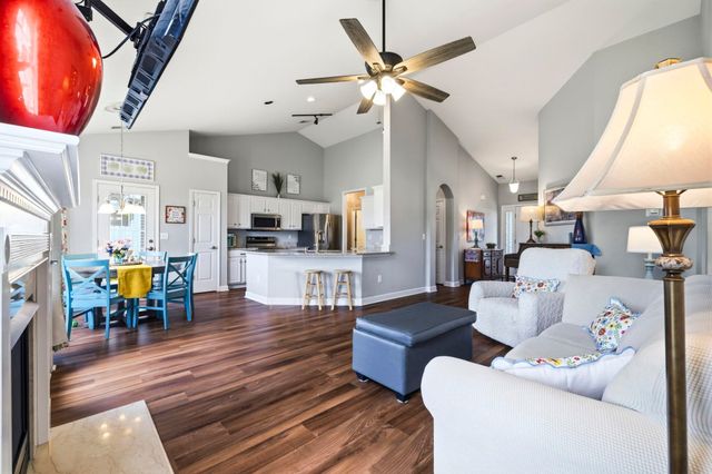 622 Vermillion Dr., Little River, SC 29566