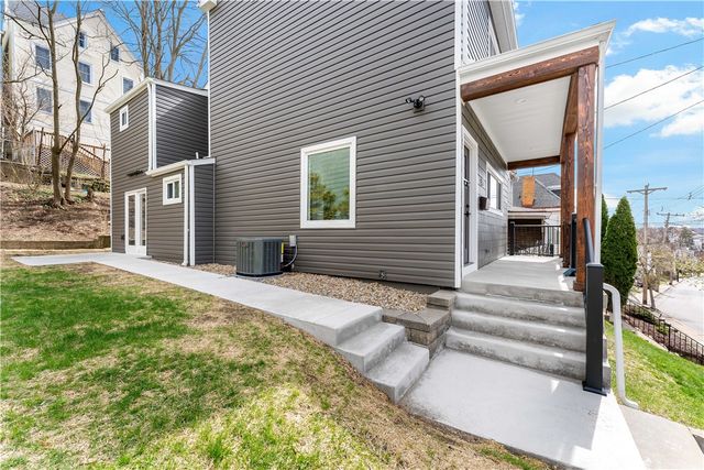 95 Southern Ave, Mt Washington, PA 15211