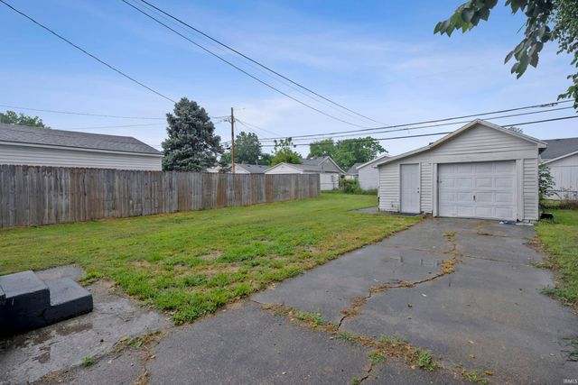829 Lohoff Avenue, Evansville, IN 47710
