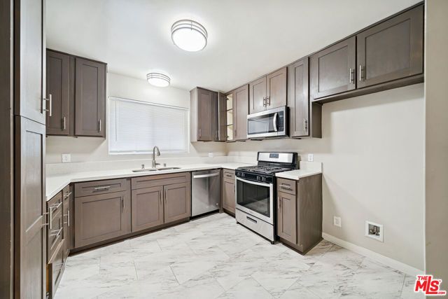 3652 Carmona Avenue 7, Los Angeles, CA 90016