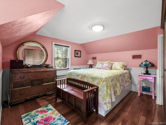 36 Francis Terrace, Glen Cove, NY 11542