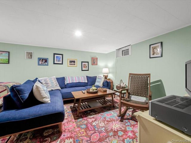 36 Francis Terrace, Glen Cove, NY 11542