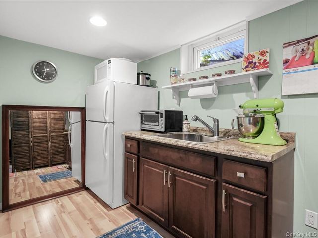36 Francis Terrace, Glen Cove, NY 11542