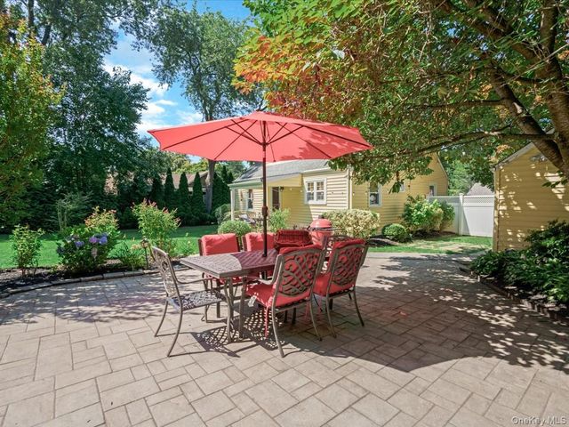 36 Francis Terrace, Glen Cove, NY 11542