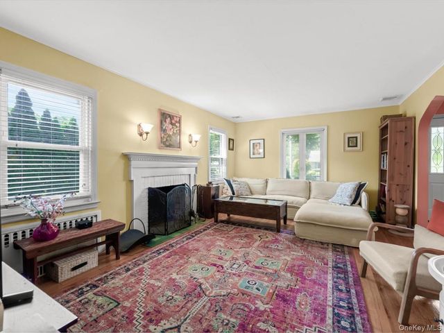 36 Francis Terrace, Glen Cove, NY 11542