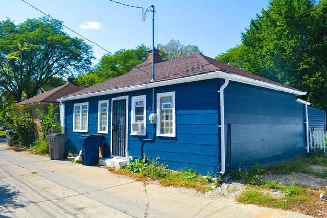 3206 N 44th STREET, Milwaukee, WI 53216