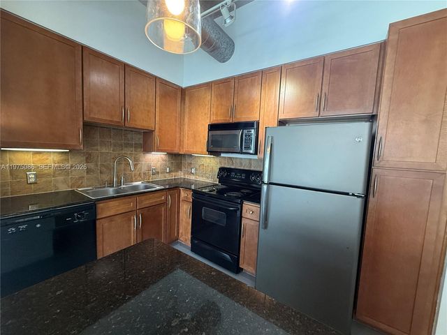 2001 Biscayne Blvd 2402, Miami, FL 33137